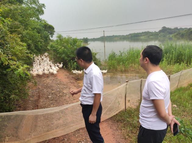 勇挑防汛重担 全力抗洪救灾