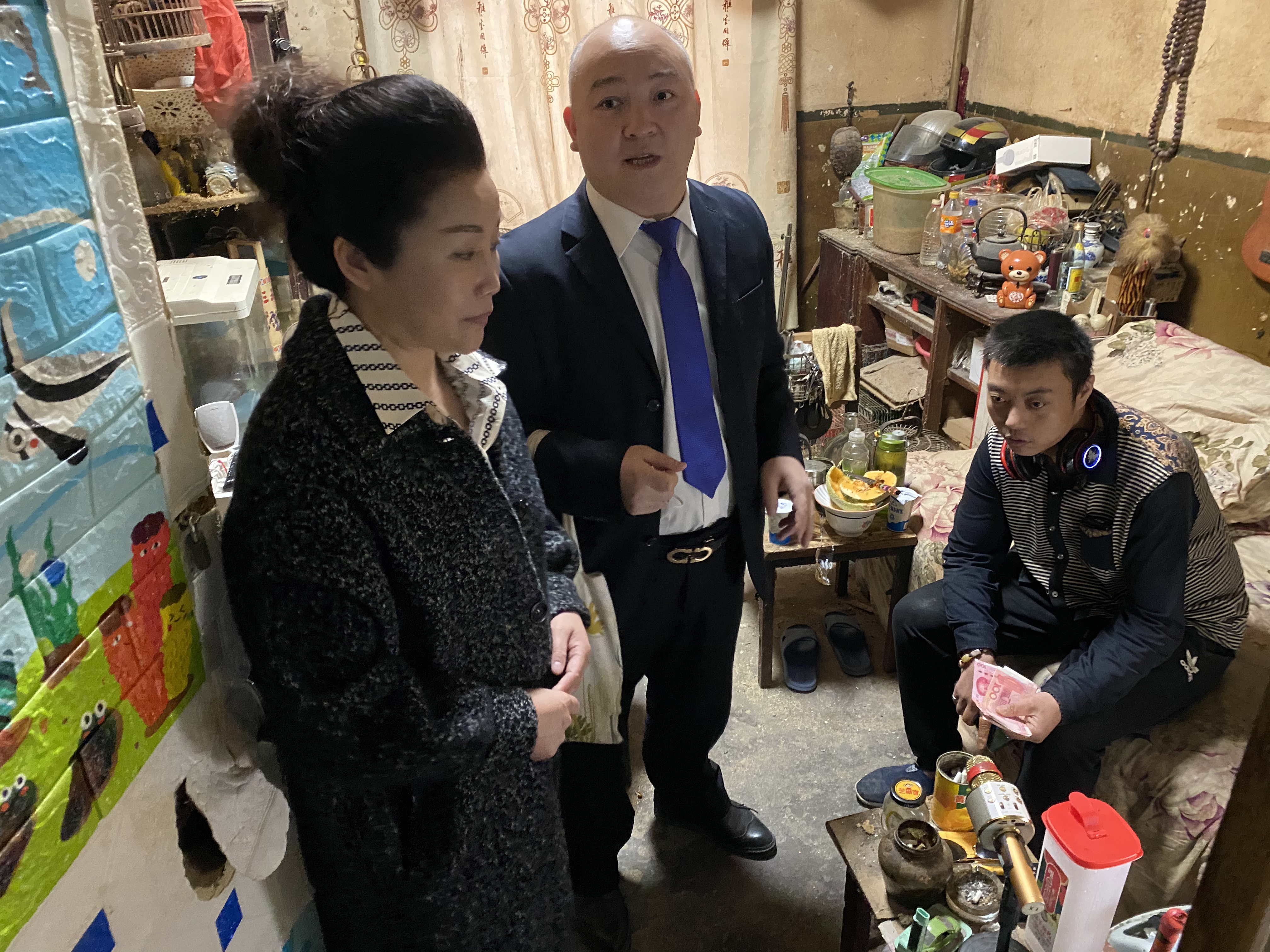 岁寒情深点滴真情暖人心嘘寒问暖送真情爱心人士高海军、李华丽