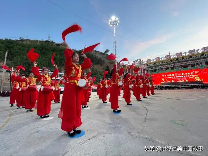 社会爱心人士助力柳林县高家沟乡首届校园文化艺术节