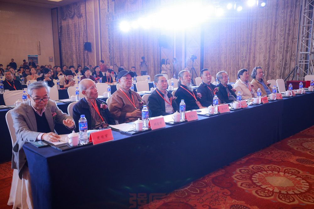d6e5f9197eaf77eeba02505e8e5037b.jpg