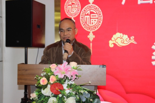 线上线下齐开台 就地过年亦精彩