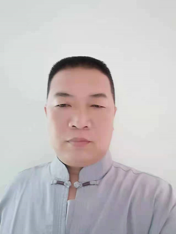 易学模范人物华俊杰祝全国人民元旦快乐