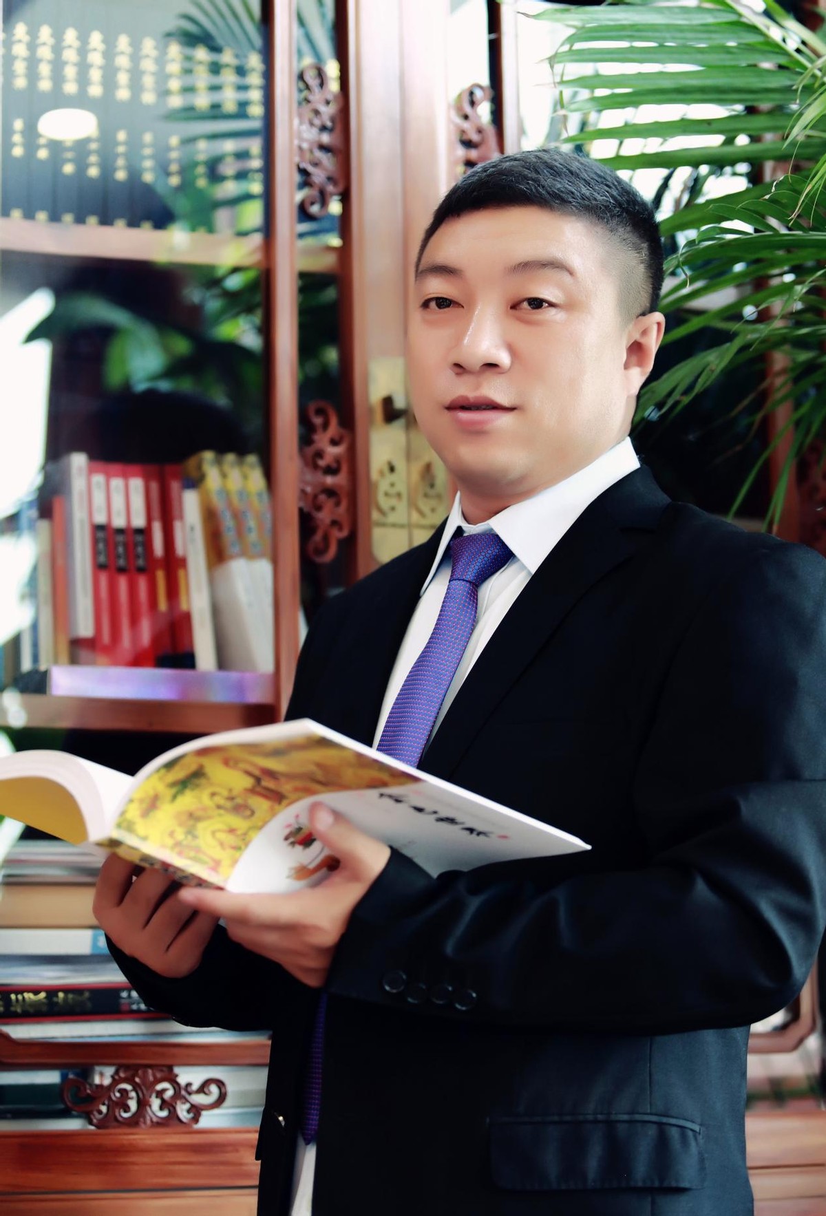 访新晋商杰出代表、方舟控股(深圳)集团有限公司董事长贾木云