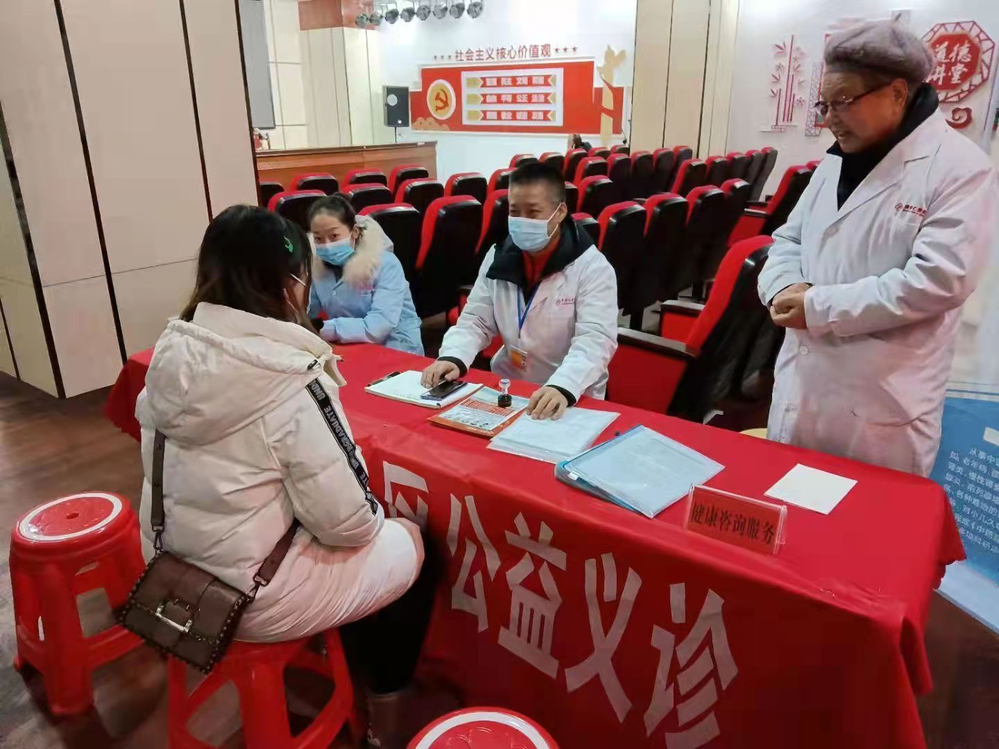 “阅读点亮生活”元宵节进社区活动