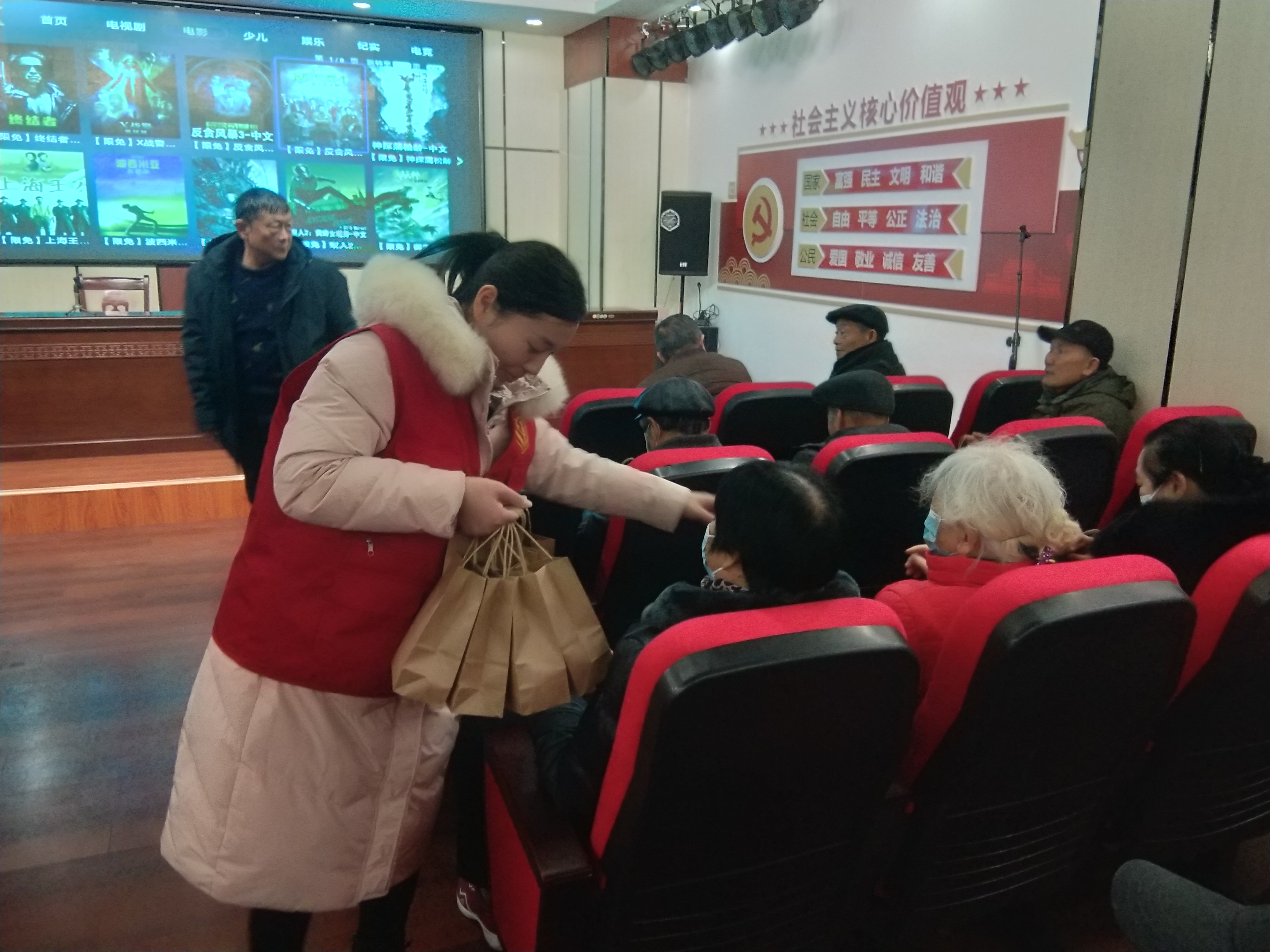 “阅读点亮生活”元宵节进社区活动